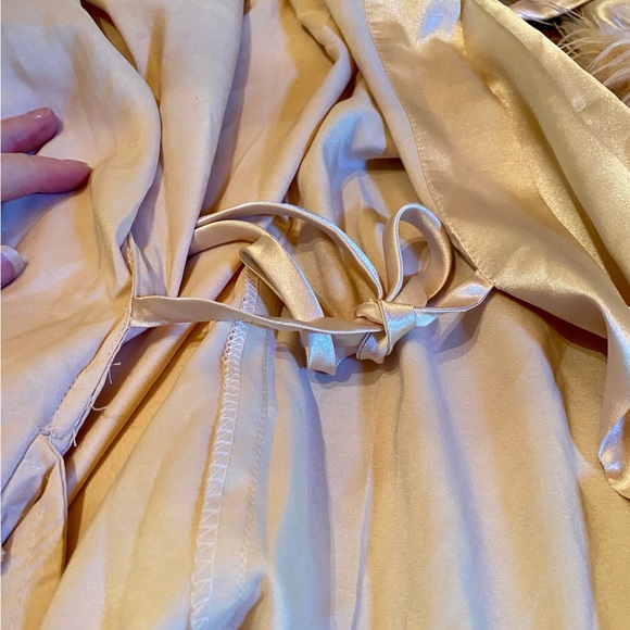 💕PRODESIGN Satin Kimono Robe with Ostrich Feather Trim💕 NWT - Picture 5 of 13